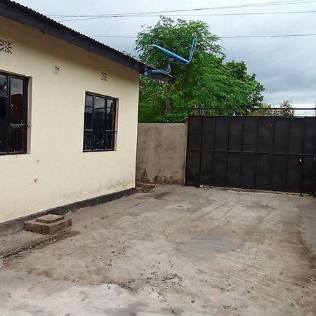 Airb&B Homestay Boma la Ngombe Exterior foto